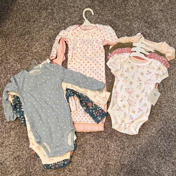 Carter's Other - Carter's Blue and White Floral Bodysuit Set